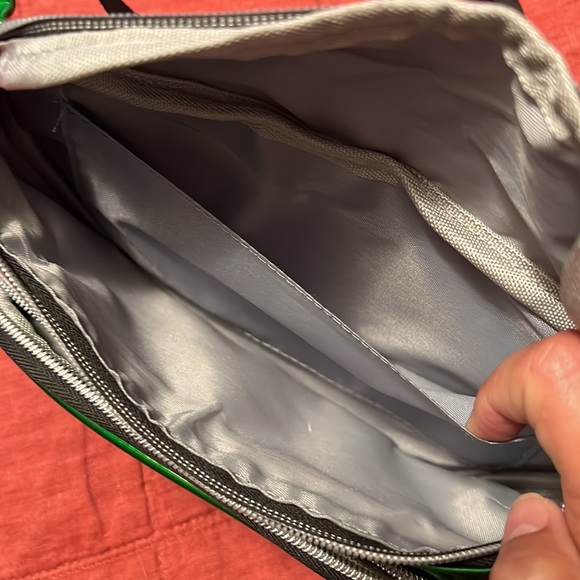 Waist, Fanny pack. Metallic iridescent green great for concerts festivals - Picture 4 of 5